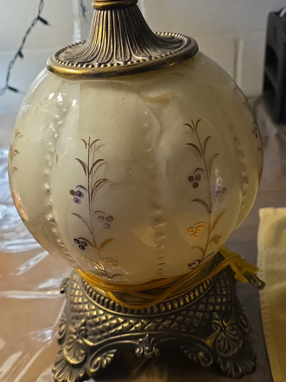 Antique  Brass  Glass Dome  Victorian fringe shade  Table Lamp - Picture 2 of 7